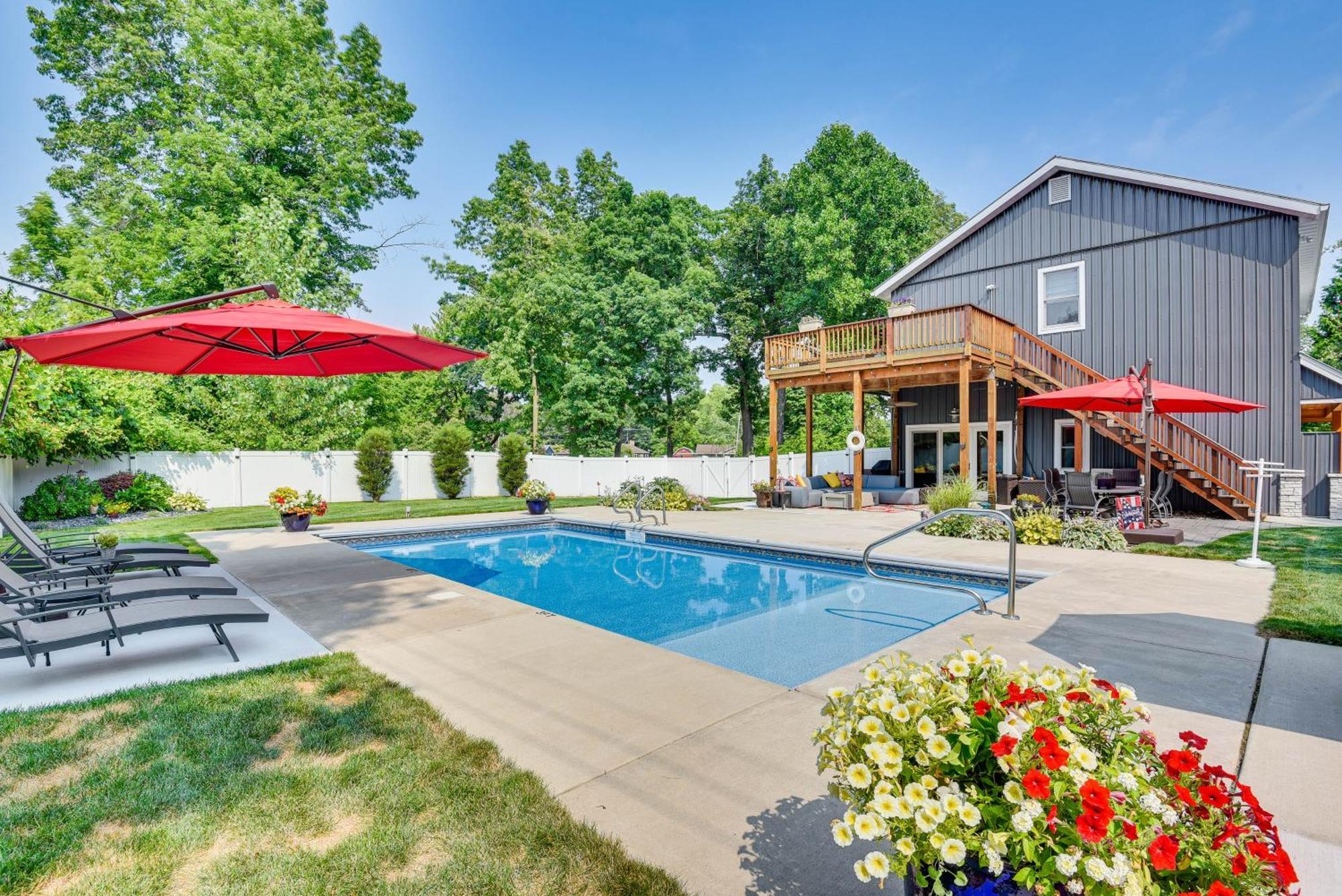 Benton Harbor Apt With Balcony And Shared Fire Pit Ngoại thất bức ảnh