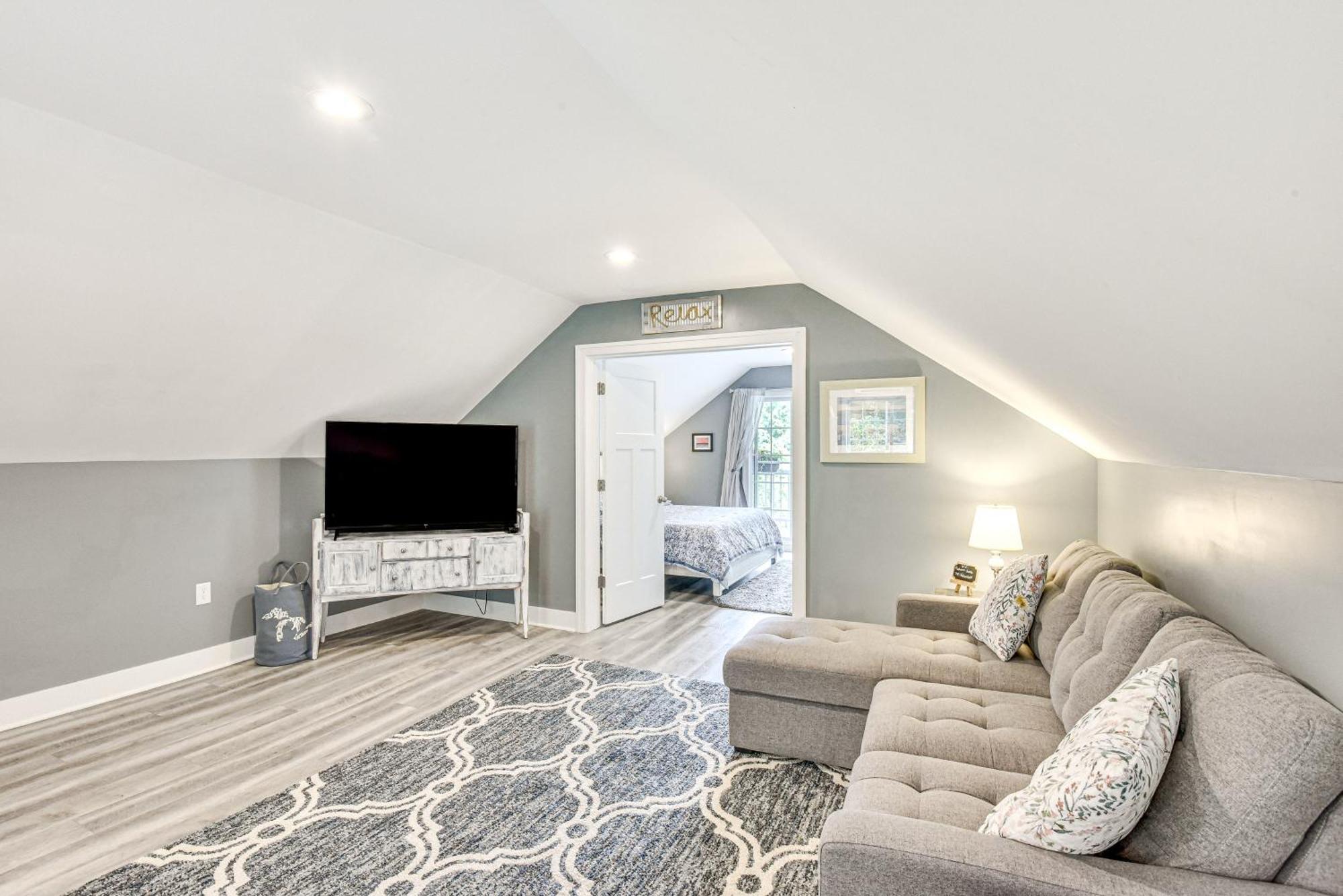 Benton Harbor Apt With Balcony And Shared Fire Pit Ngoại thất bức ảnh