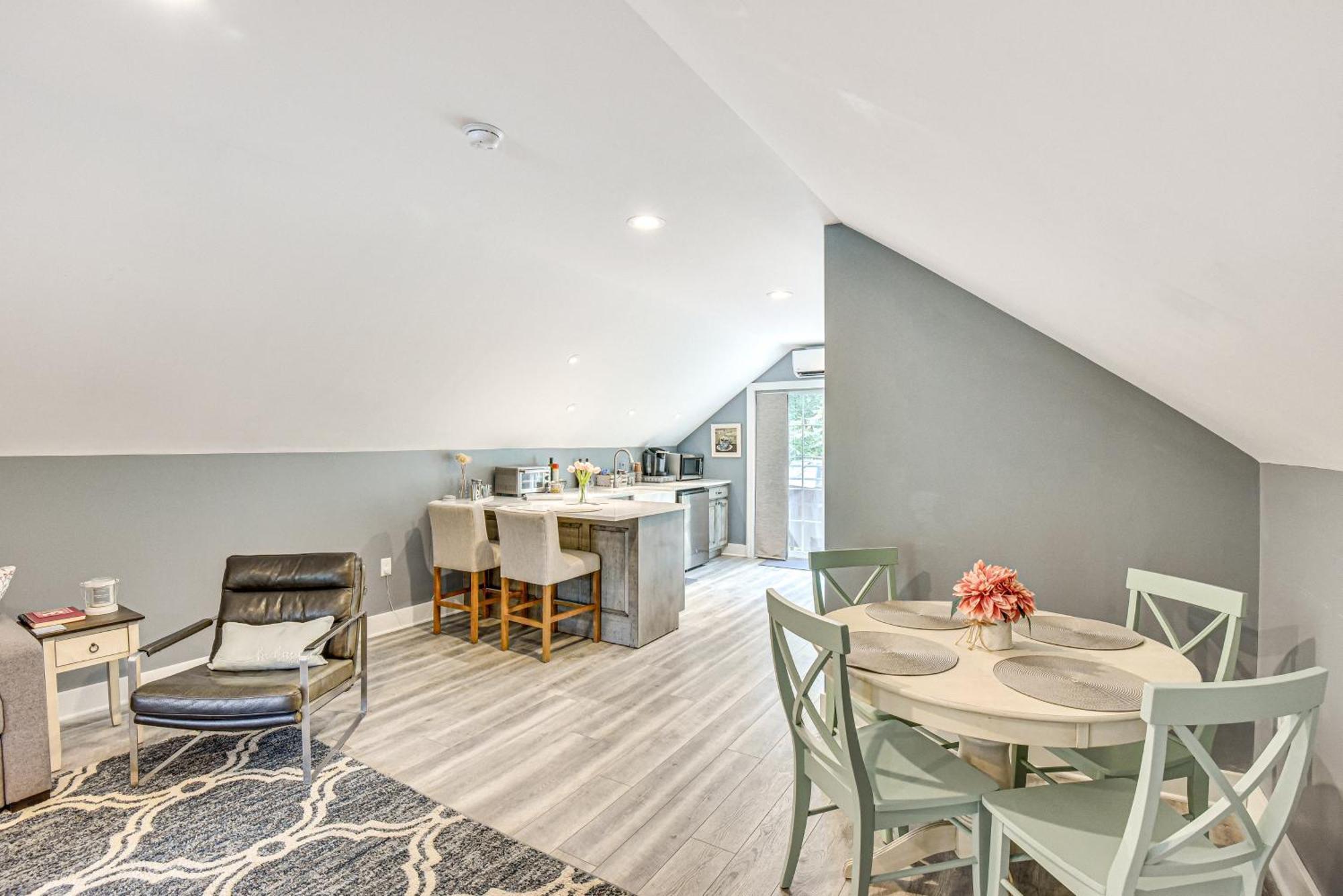 Benton Harbor Apt With Balcony And Shared Fire Pit Ngoại thất bức ảnh